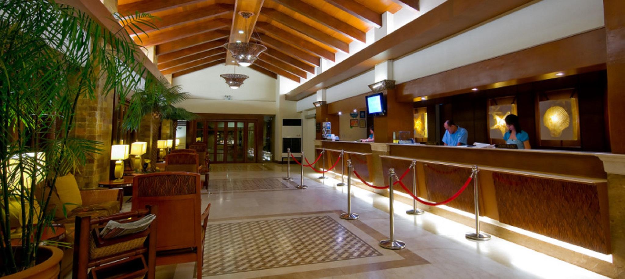 Henann Regency Resort And Spa Balabag  Εξωτερικό φωτογραφία The lobby of the hotel