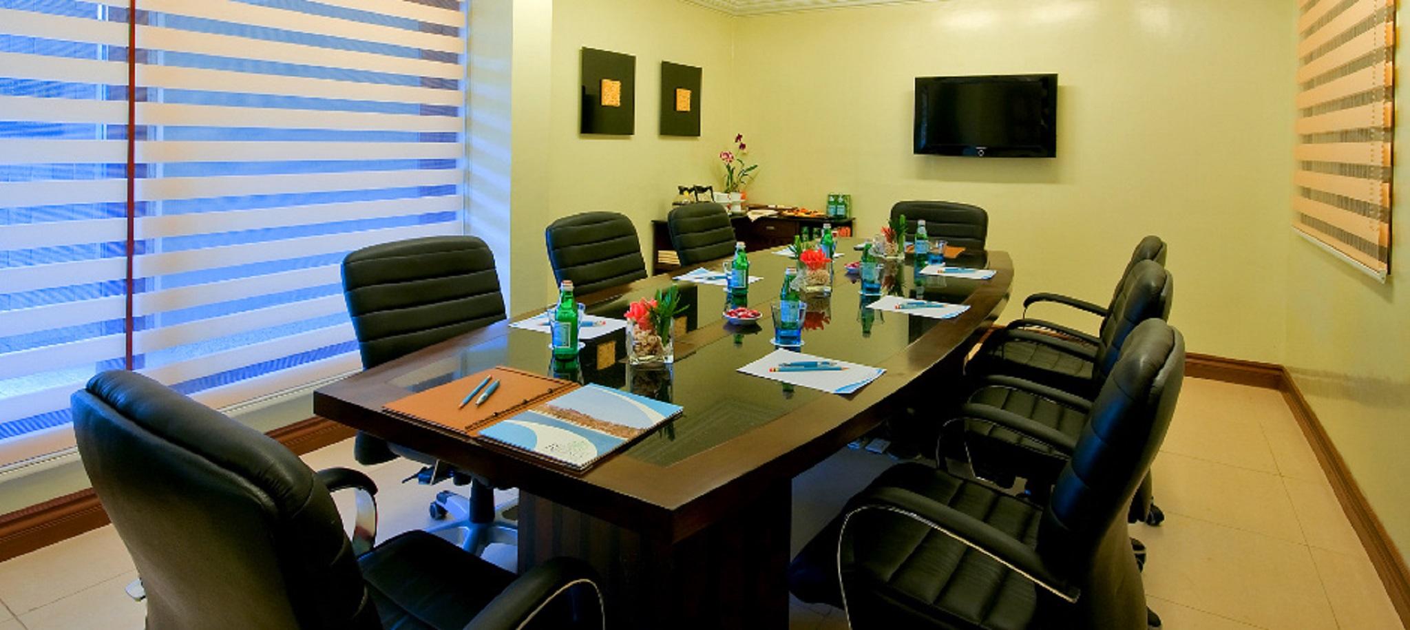 Henann Regency Resort And Spa Balabag  Εξωτερικό φωτογραφία Boardroom at the hotel