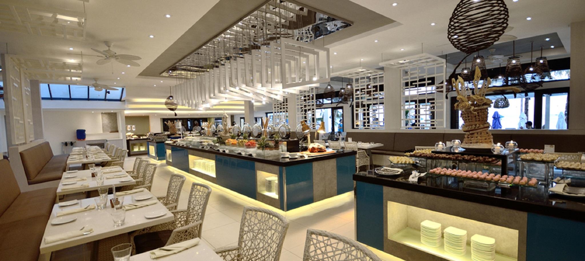 Henann Regency Resort And Spa Balabag  Εξωτερικό φωτογραφία The buffet at the hotel