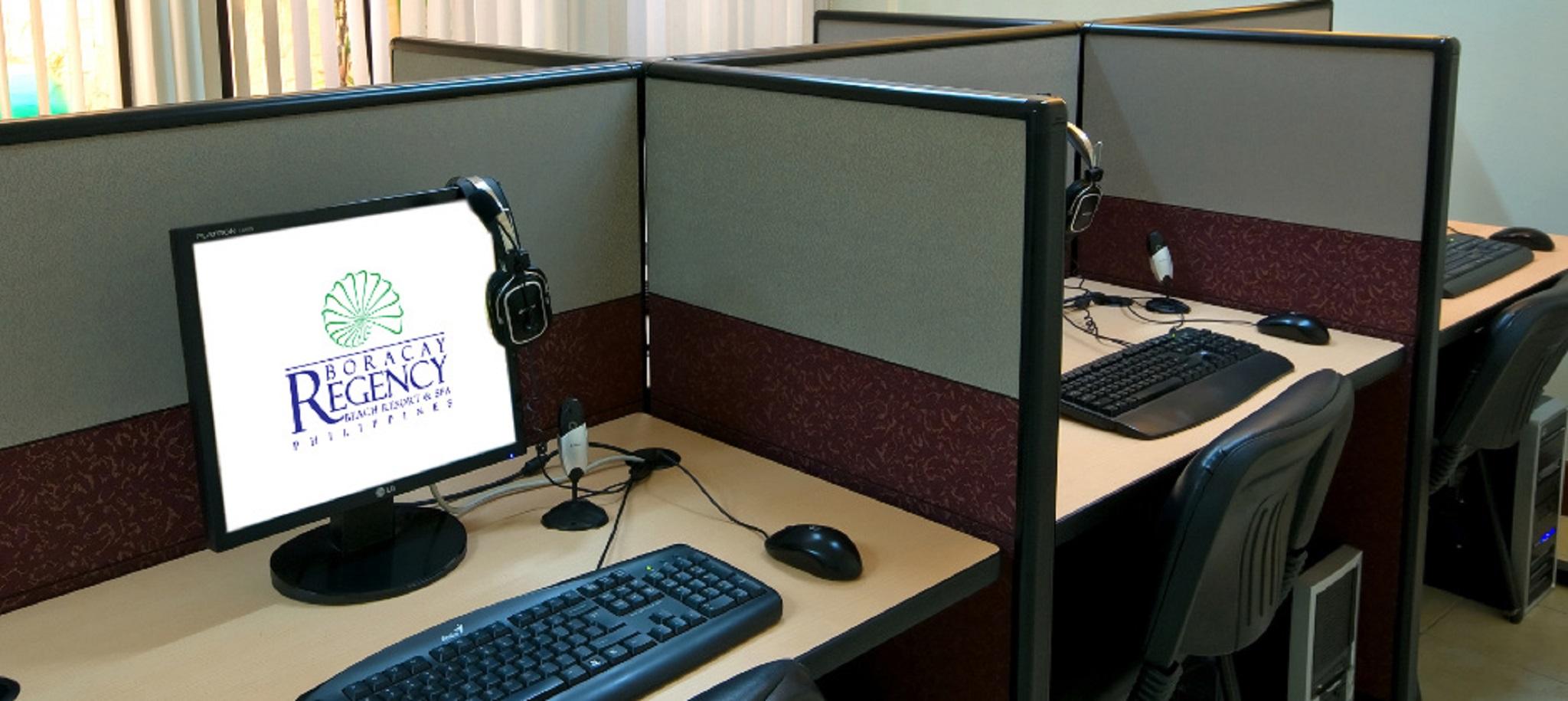 Henann Regency Resort And Spa Balabag  Εξωτερικό φωτογραφία A typical call center workstation