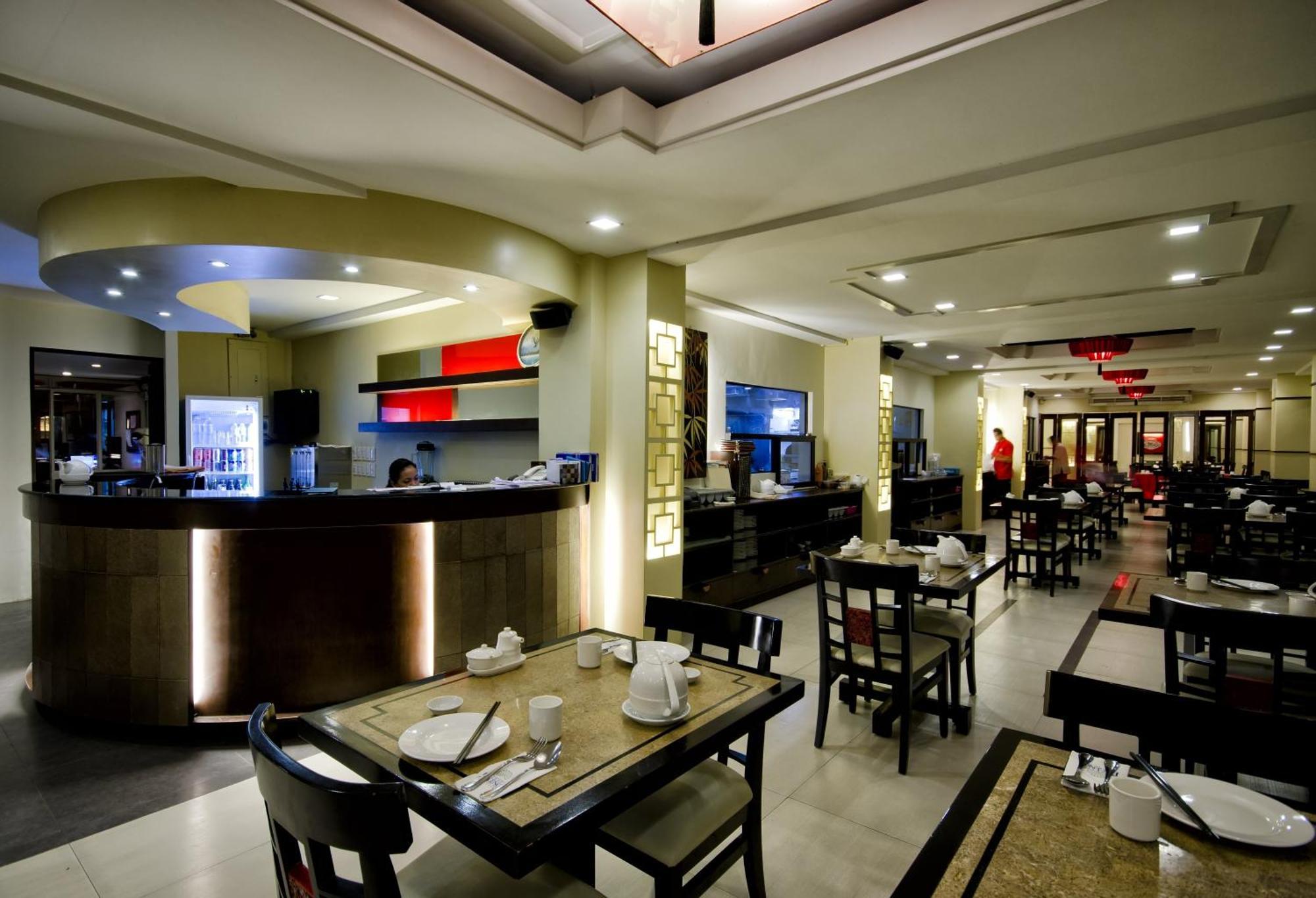 Henann Regency Resort And Spa Balabag  Εξωτερικό φωτογραφία Interior of a typical restaurant