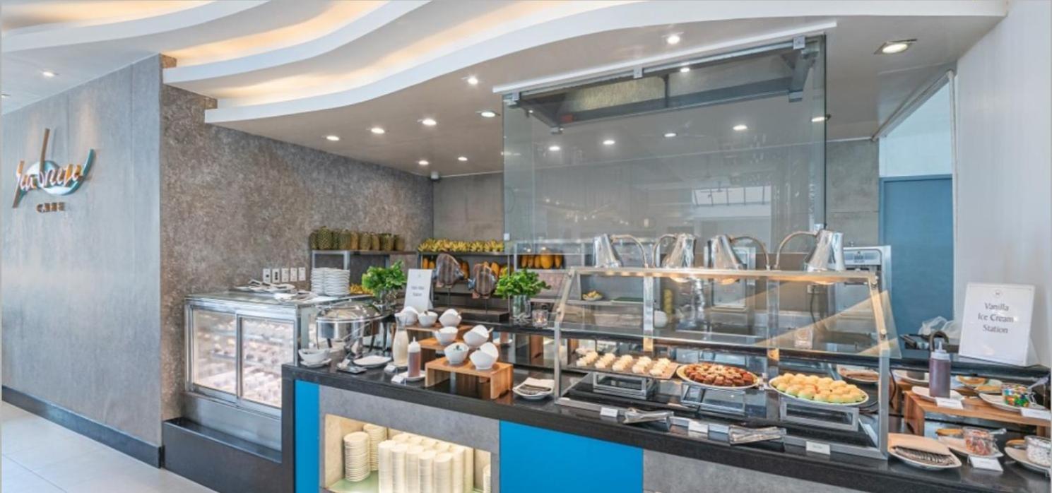 Henann Regency Resort And Spa Balabag  Εξωτερικό φωτογραφία The buffet at the hotel